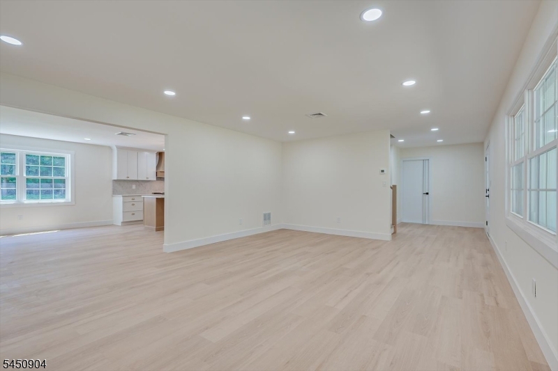 300 E Chestnut Ave Property Photo 17