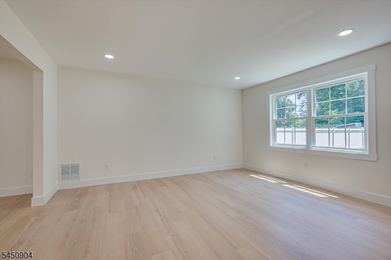 300 E Chestnut Ave Property Photo 19