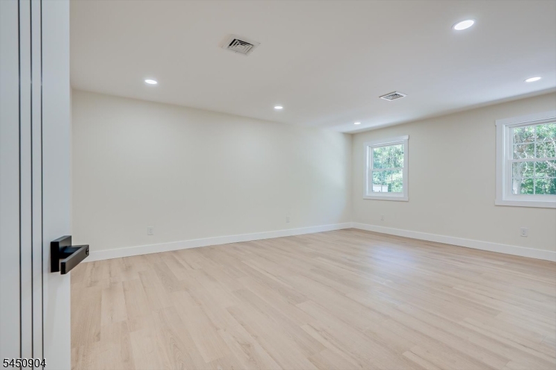 300 E Chestnut Ave Property Photo 35