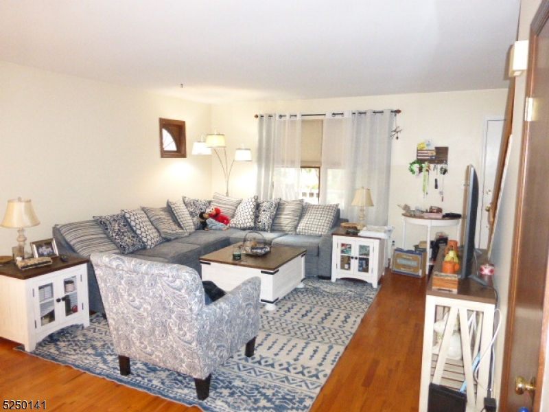 44 Wetmore Ave A Property Photo 10