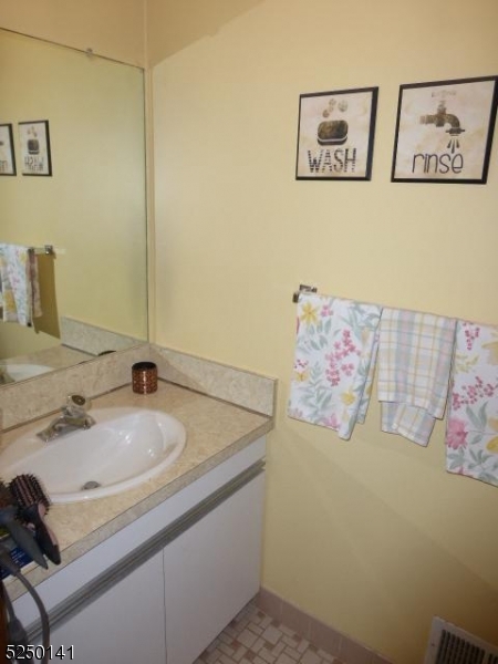 44 Wetmore Ave A Property Photo 18