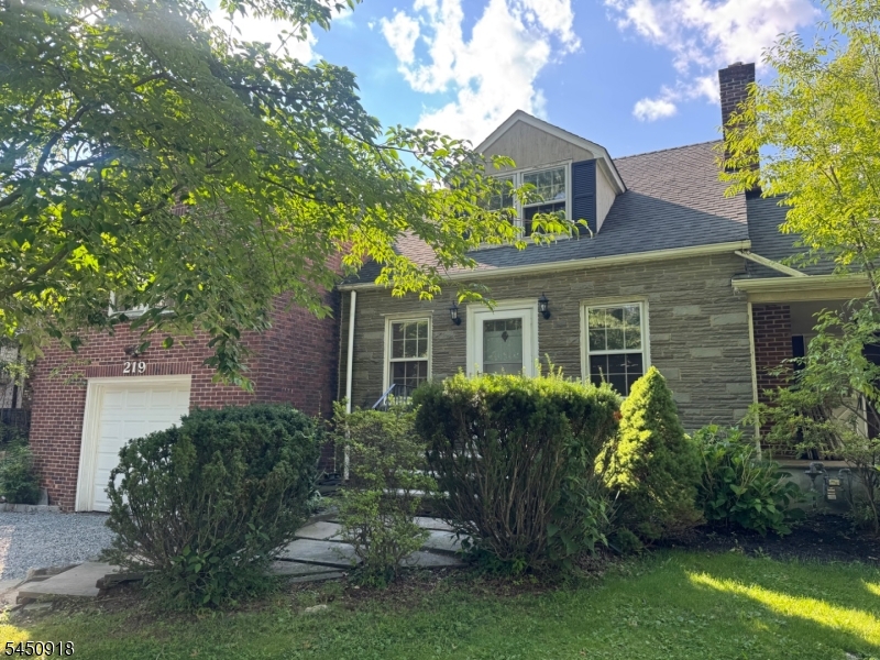 219 Ashland Rd Property Photo 2