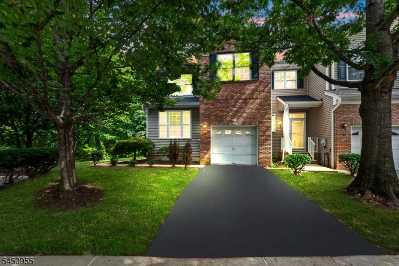 110 Jackson Ave Property Photo 1