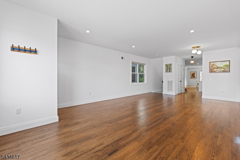 1603 71st St Property Photo 3