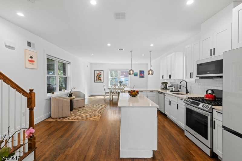 1603 71st St Property Photo 5