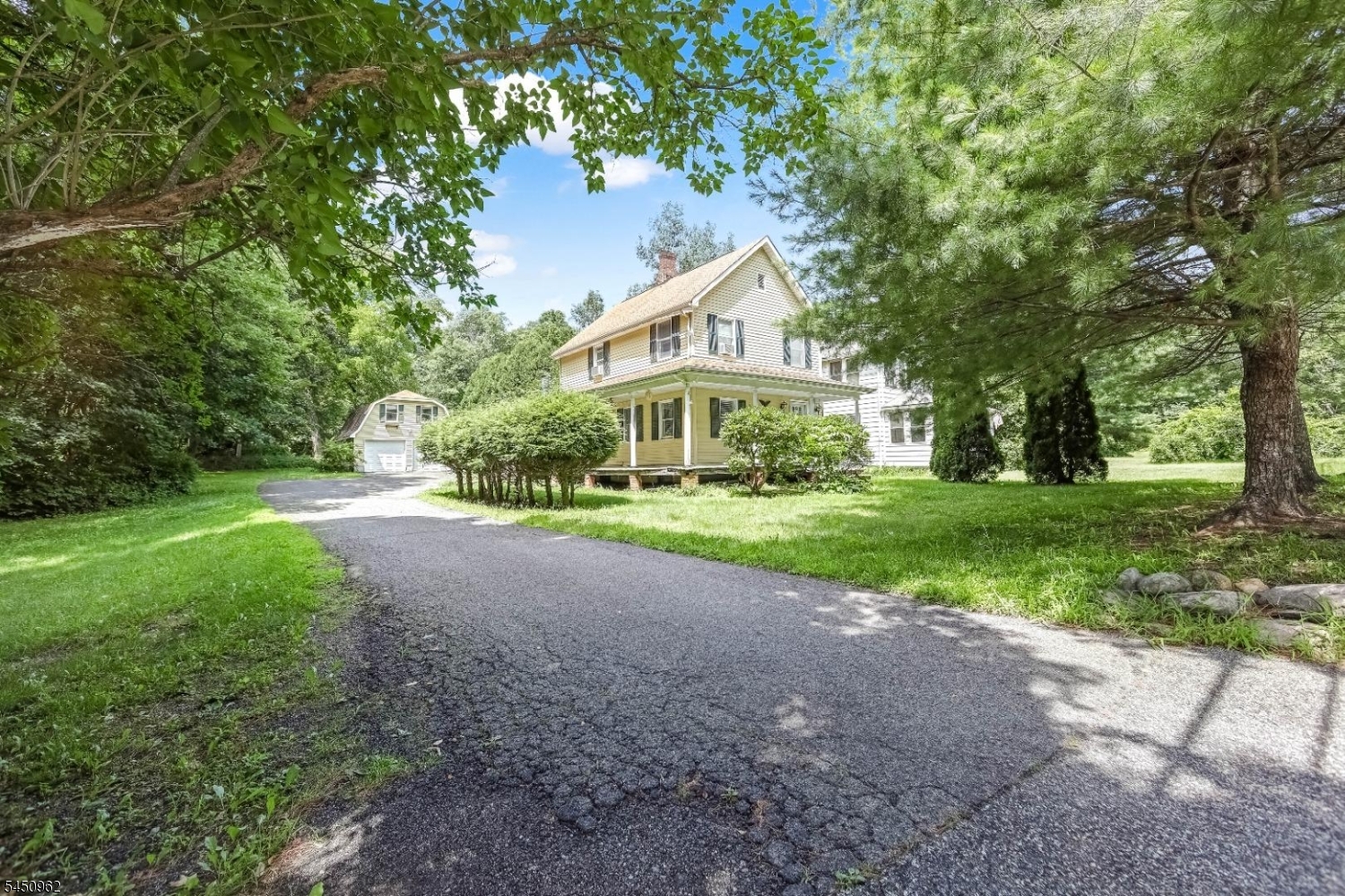 39 Clinton Rd Property Photo 4