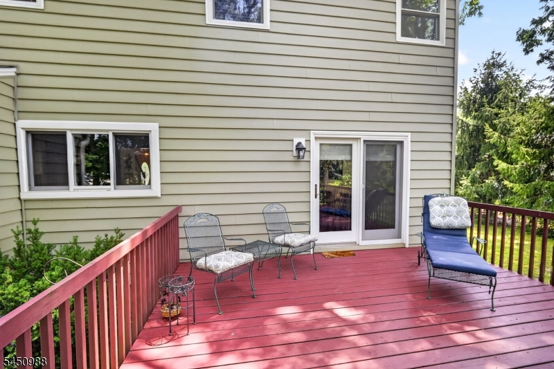 4 Darby Rd Property Photo 28