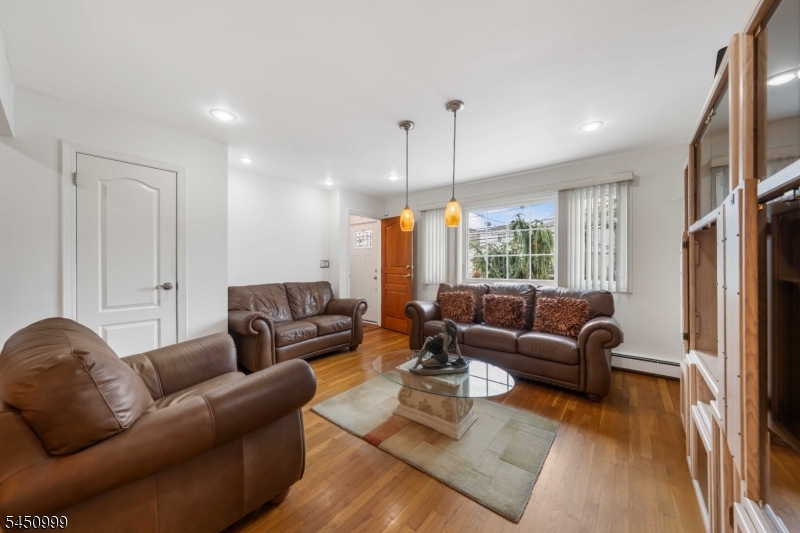 378 Cator Ave Property Photo 4