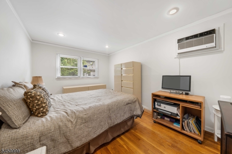 378 Cator Ave Property Photo 10