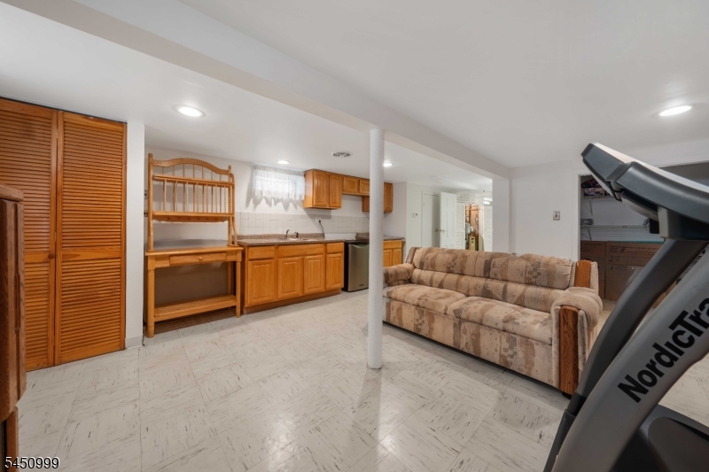378 Cator Ave Property Photo 25