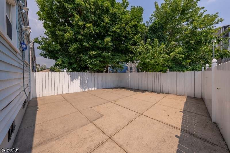 378 Cator Ave Property Photo 28