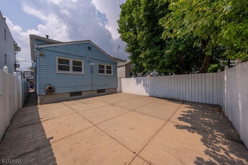 378 Cator Ave Property Photo 29