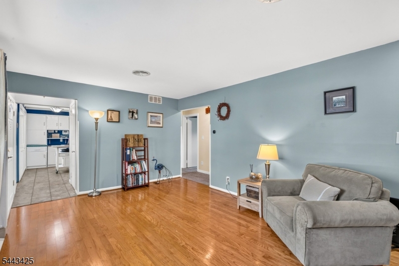 29 Lynn Ave Property Photo 5