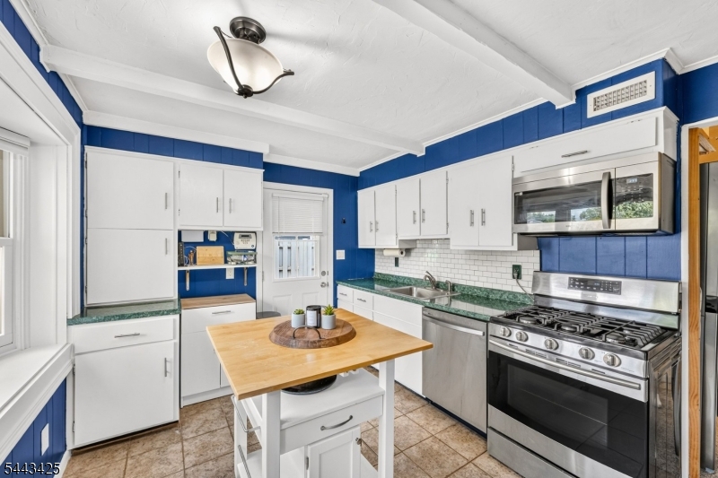 29 Lynn Ave Property Photo 8