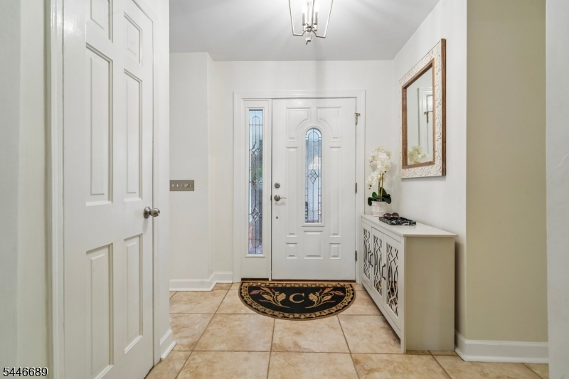 5 Pletcher Pl Property Photo 3