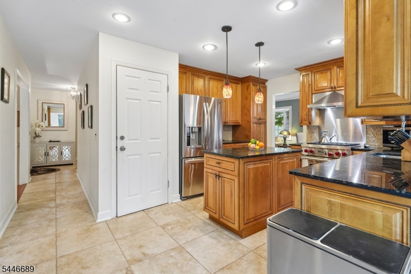 5 Pletcher Pl Property Photo 6