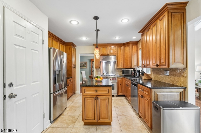 5 Pletcher Pl Property Photo 7