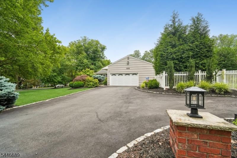 5 Pletcher Pl Property Photo 27