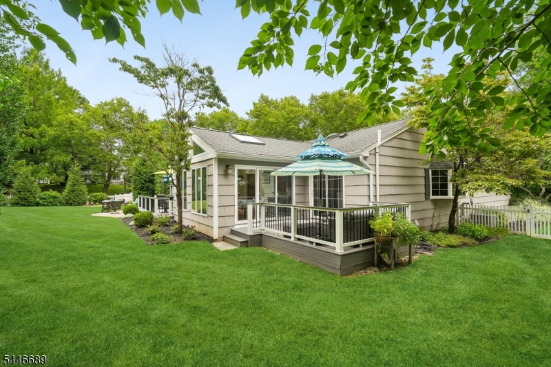 5 Pletcher Pl Property Photo 28