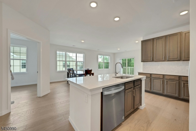 644 Lorhan Dr 644 Property Photo 3