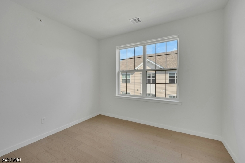 644 Lorhan Dr 644 Property Photo 17