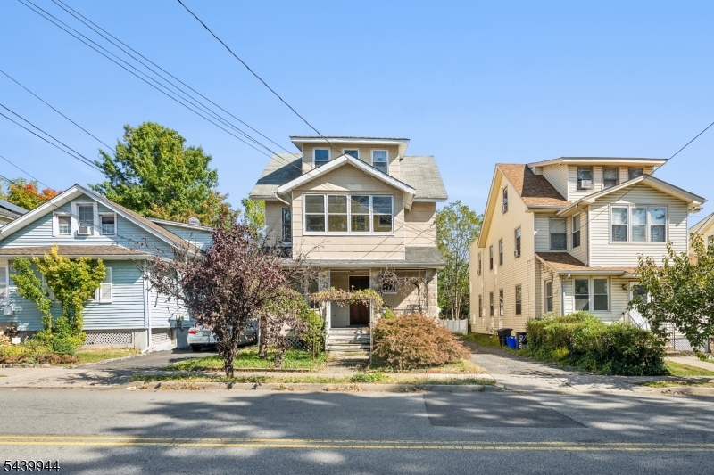 374 Boyden Ave Property Photo 1