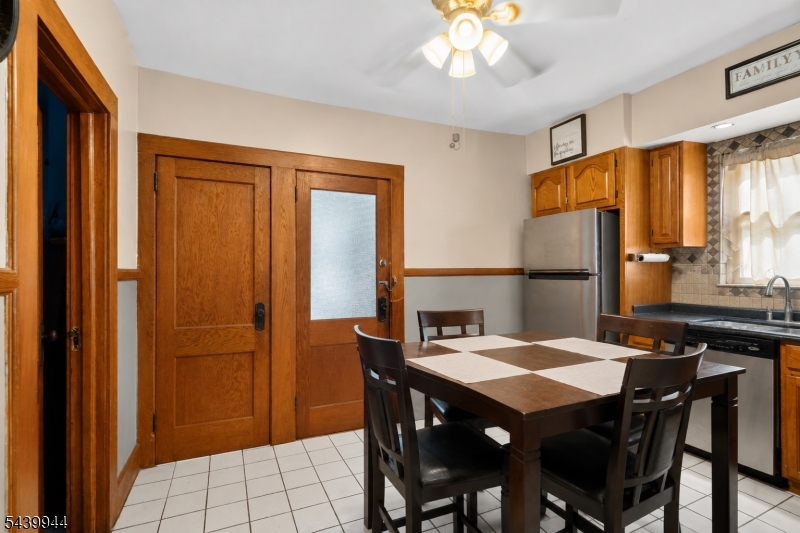 374 Boyden Ave Property Photo 14