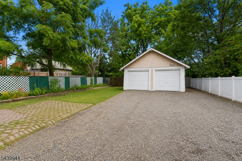 374 Boyden Ave Property Photo 33