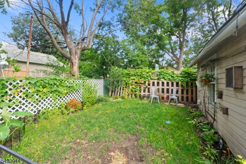 374 Boyden Ave Property Photo 36