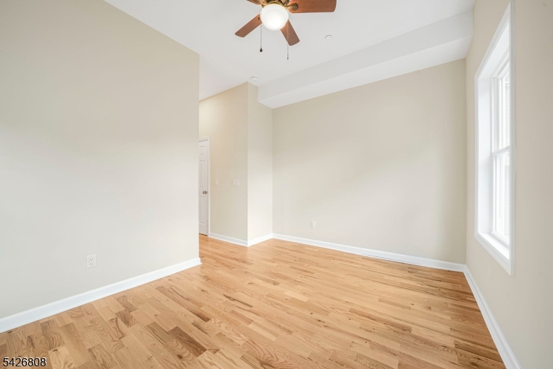 532 Ringwood Ave Property Photo 9