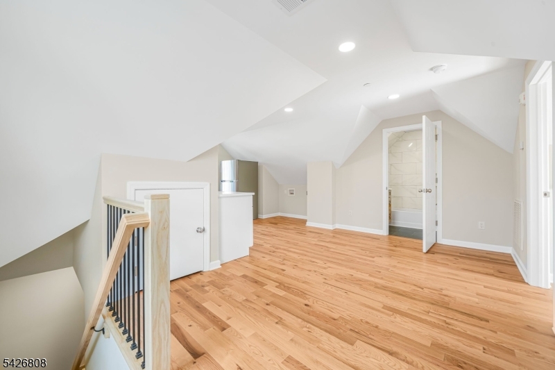 532 Ringwood Ave Property Photo 27