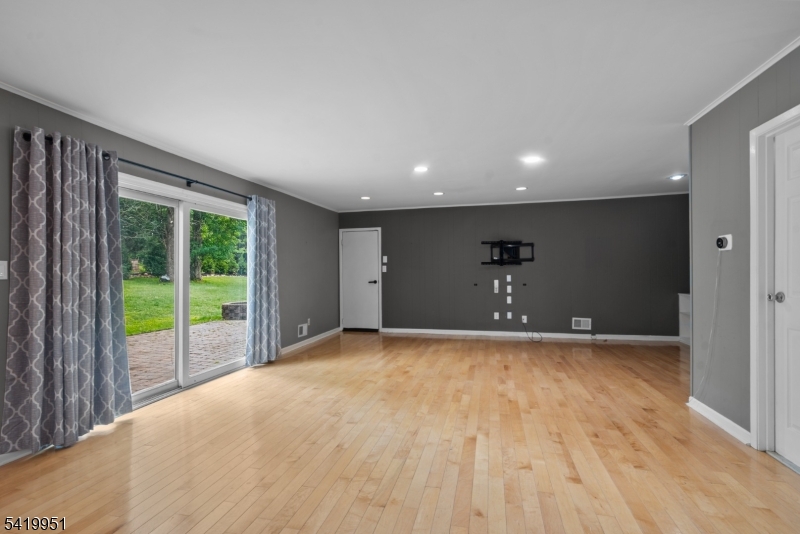 260 Saint Cloud Ave Property Photo 16