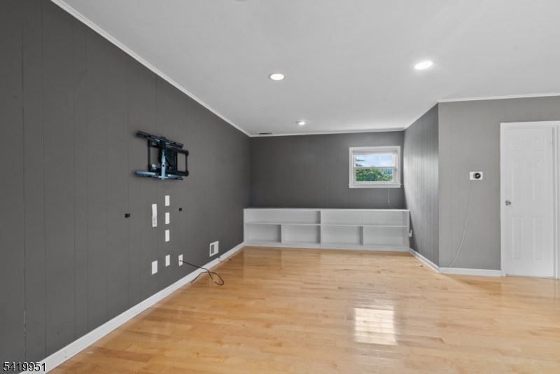 260 Saint Cloud Ave Property Photo 18