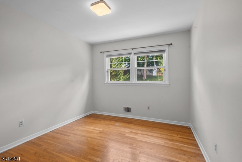 260 Saint Cloud Ave Property Photo 28