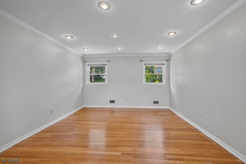 260 Saint Cloud Ave Property Photo 29