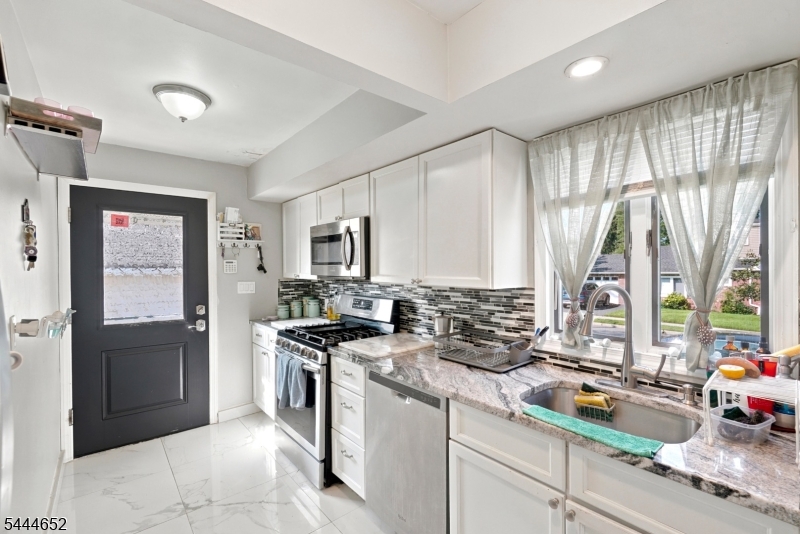 28 Brookhill Ter Property Photo 16