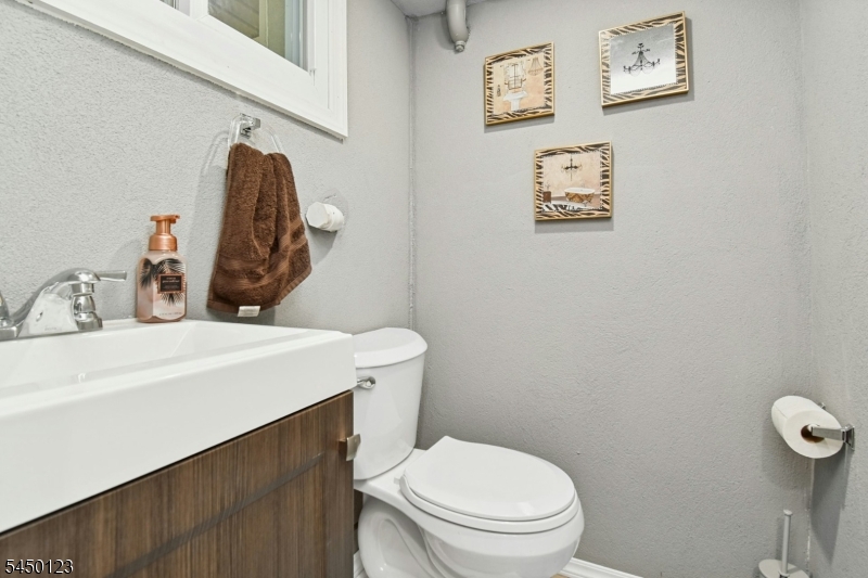 631 Concord Cir Property Photo 23