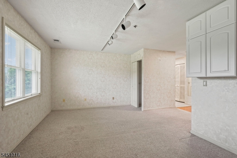 89 Park Edge 3f Property Photo 8