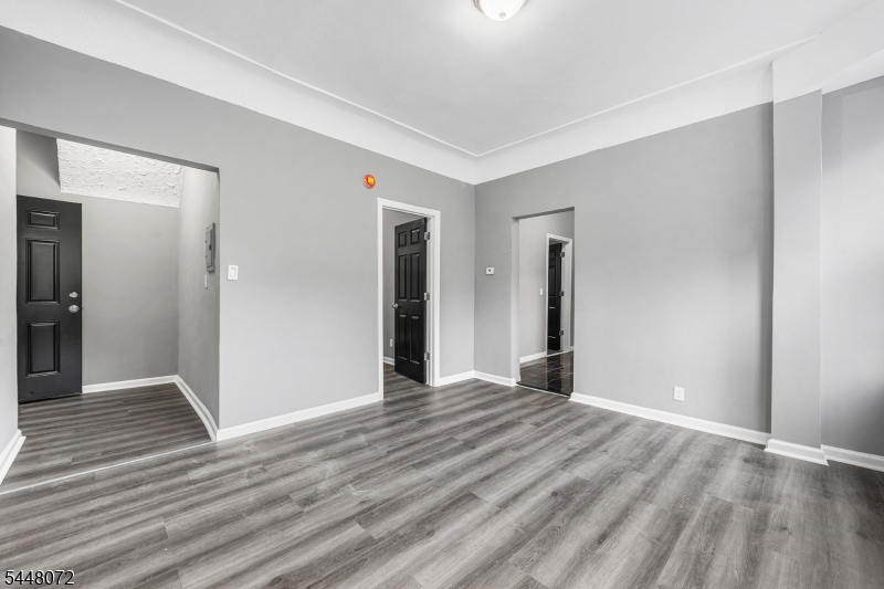 304 Ridgewood Ave Property Photo 4