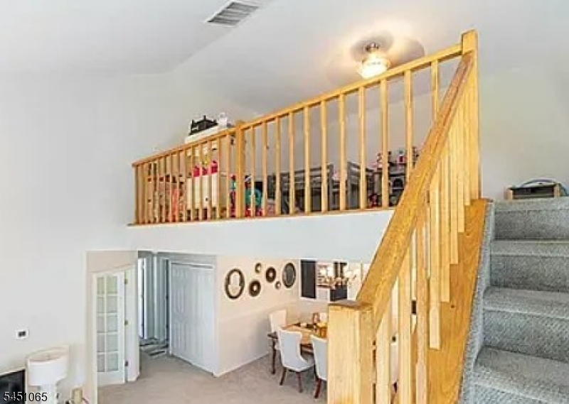 116 Harvest Ln Property Photo 5