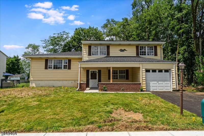 125 Clover Hill Dr Property Photo 1