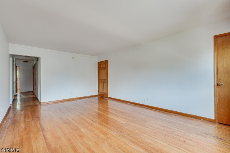 183 Laurel Ave Property Photo 24