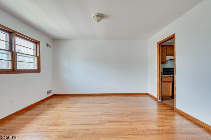 183 Laurel Ave Property Photo 26