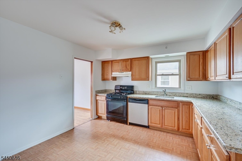 183 Laurel Ave Property Photo 29
