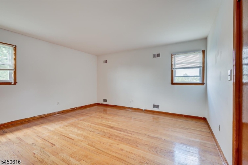 183 Laurel Ave Property Photo 31