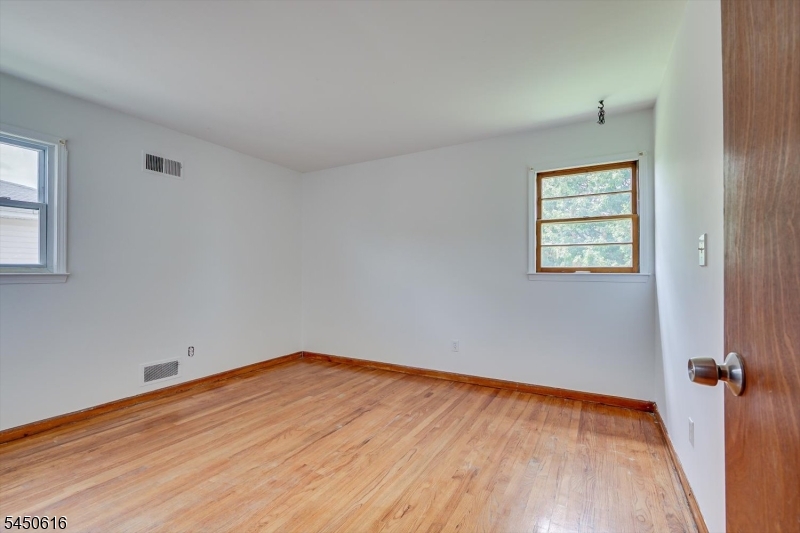 183 Laurel Ave Property Photo 33