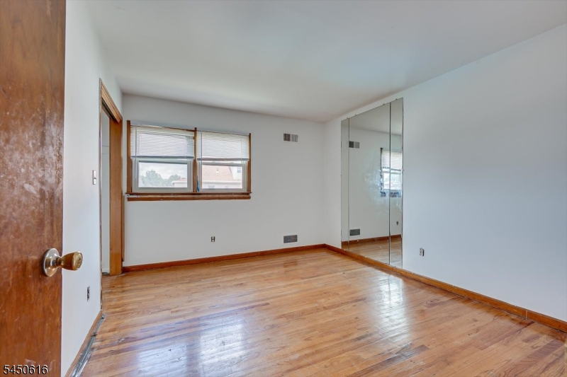 183 Laurel Ave Property Photo 35