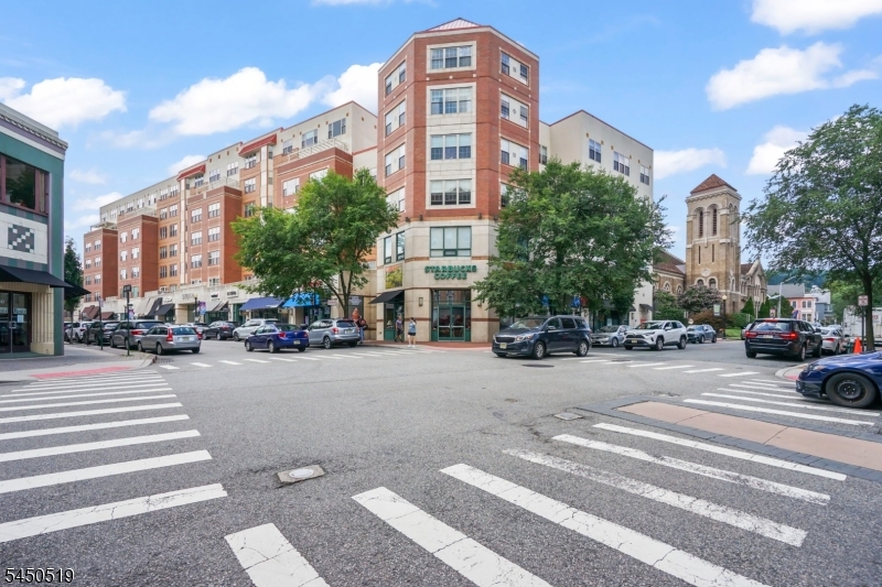 48 S Park St 502 Property Photo 1