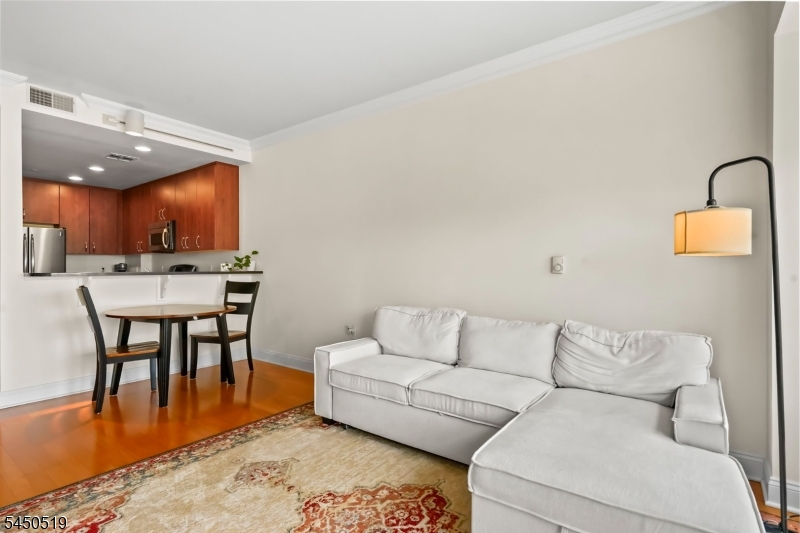 48 S Park St 502 Property Photo 13