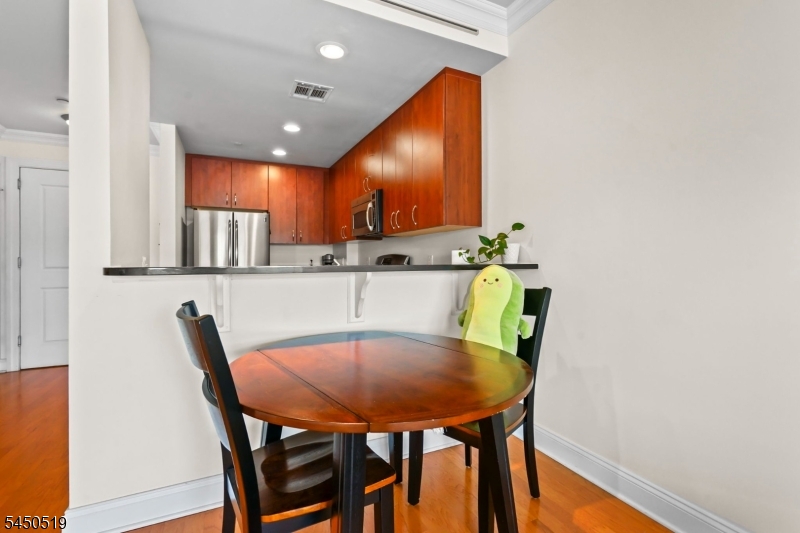 48 S Park St 502 Property Photo 16